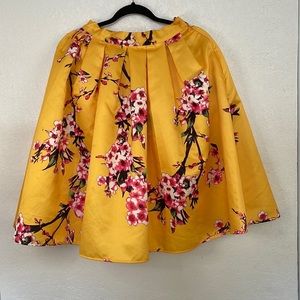 🍃Yellow blossoms print skirt 🌸🍃🌼